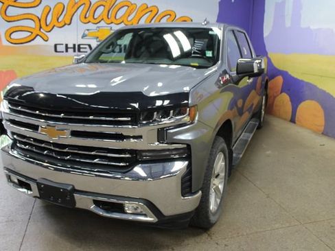 Used 2019 Chevrolet Silverado 1500 LTZ w/ LTZ Convenience Package AWD/4WD image 4