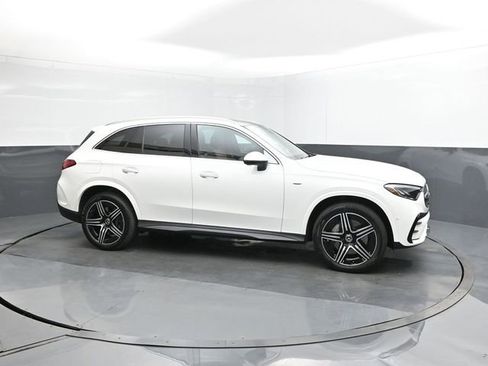 Used 2025 Mercedes-Benz GLC 350e 4MATIC image 17