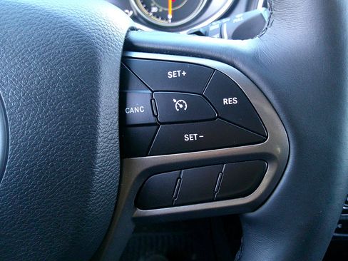 Used 2019 Jeep Cherokee Overland w/ Trailer Tow Group image 25