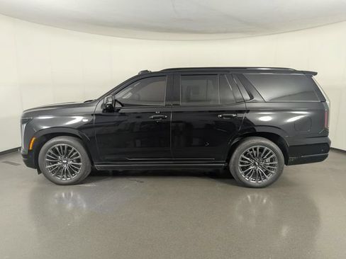 Used 2025 Cadillac Escalade Sport Platinum w/ LPO, Floor Liner Package AWD/4WD image 5