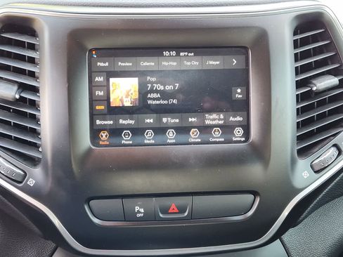 Used 2020 Jeep Cherokee Latitude Plus FWD image 16