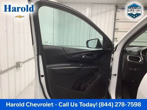 Used 2020 Chevrolet Equinox LT w/ Driver Convenience Package image 14