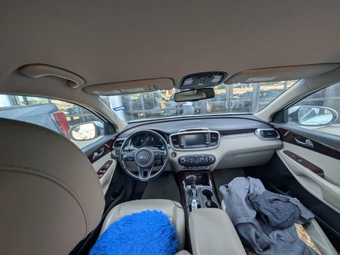Used 2017 Kia Sorento EX FWD image 7