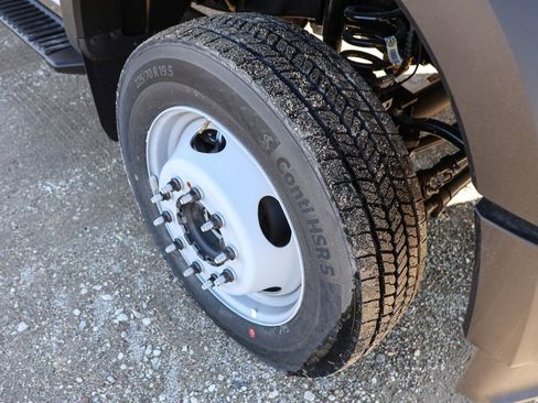 New 2024 Ford F550 XL image 11