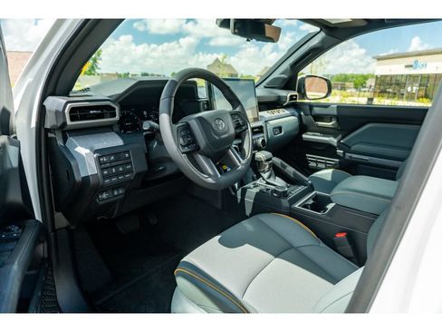 Used 2025 Toyota Tacoma 4x4 Double Cab Hybrid w/ Tow Tech Package image 11