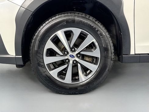 Used 2025 Subaru Outback Premium w/ Popular Package #1A AWD/4WD image 30