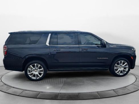 Certified 2023 Chevrolet Suburban High Country AWD/4WD image 6