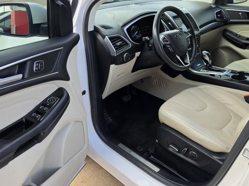 Used 2016 Ford Edge Titanium w/ Technology Package image 23