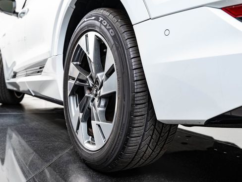 Used 2021 Audi e-tron Premium w/ Convenience Plus Package image 48