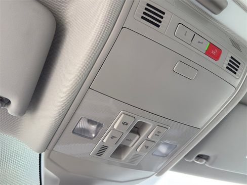 New 2026 Volkswagen Jetta SE image 22