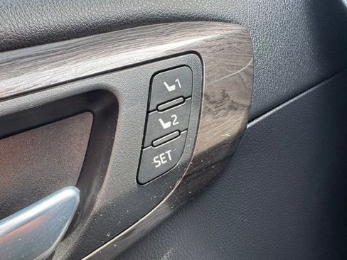 Used 2022 Toyota Highlander Platinum image 42