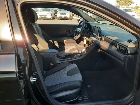 Used 2020 Hyundai Veloster 2.0 FWD image 5