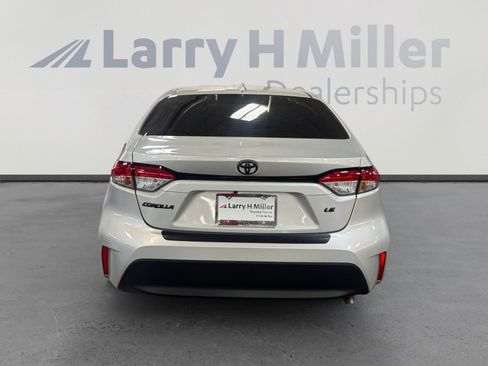 Used 2025 Toyota Corolla LE FWD image 4