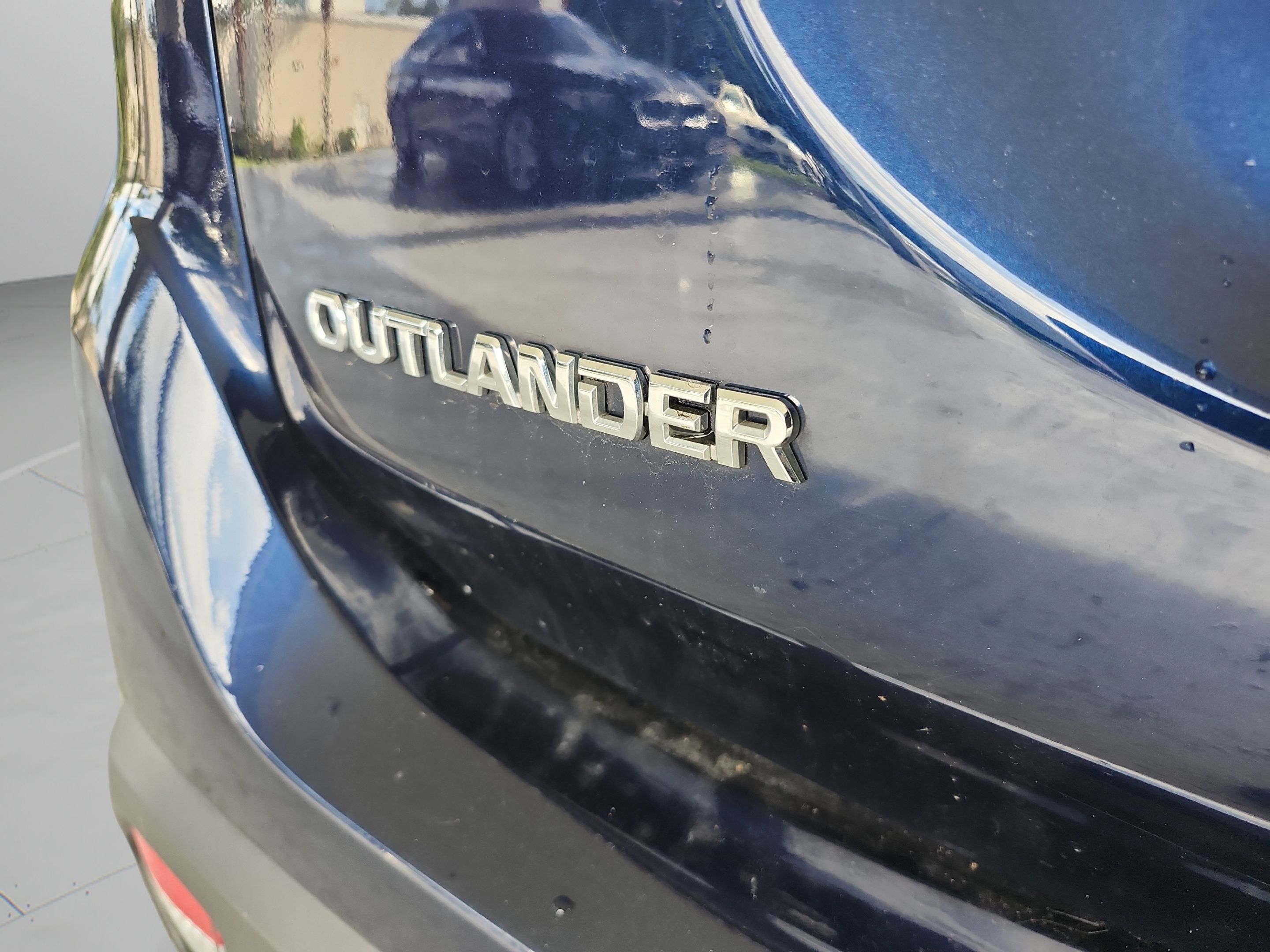 Used 2020 Mitsubishi Outlander ES FWD image 23