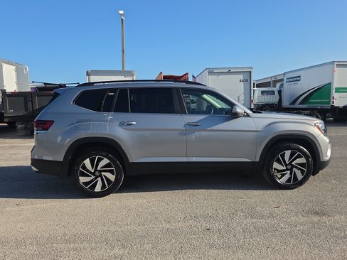 Used 2026 Volkswagen Atlas SE FWD image 8