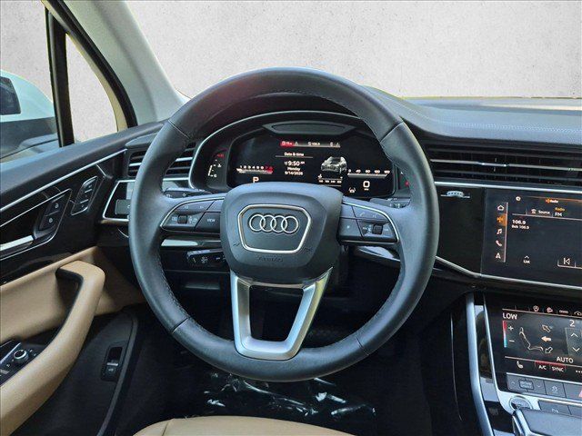 Used 2023 Audi Q7 2.0T Premium w/ Convenience Package AWD/4WD image 30