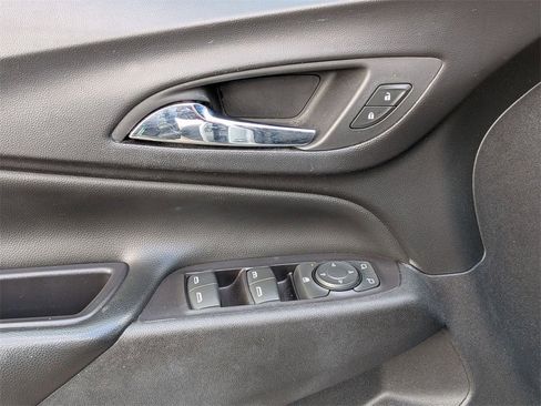 Used 2020 Chevrolet Equinox LT image 15