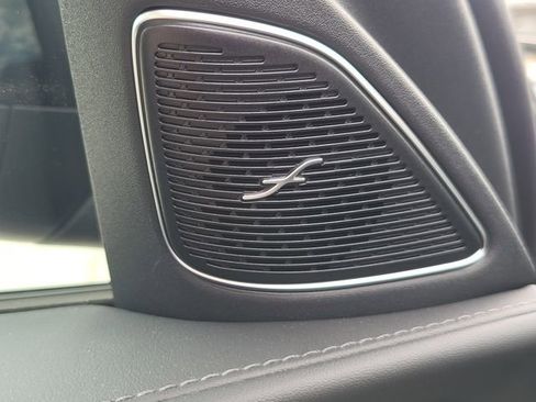 Used 2025 Mercedes-Benz C 300 4MATIC Sedan image 19