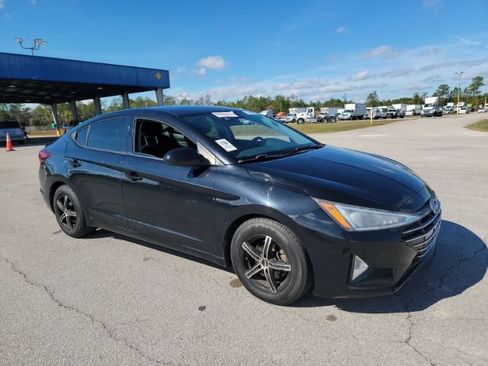 Used 2019 Hyundai Elantra SE w/ Cargo Package FWD image 1