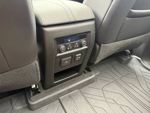 Used 2023 Chevrolet Traverse High Country w/ LPO, Floor Liner Package FWD image 16