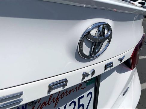 Used 2021 Toyota Camry SE image 29