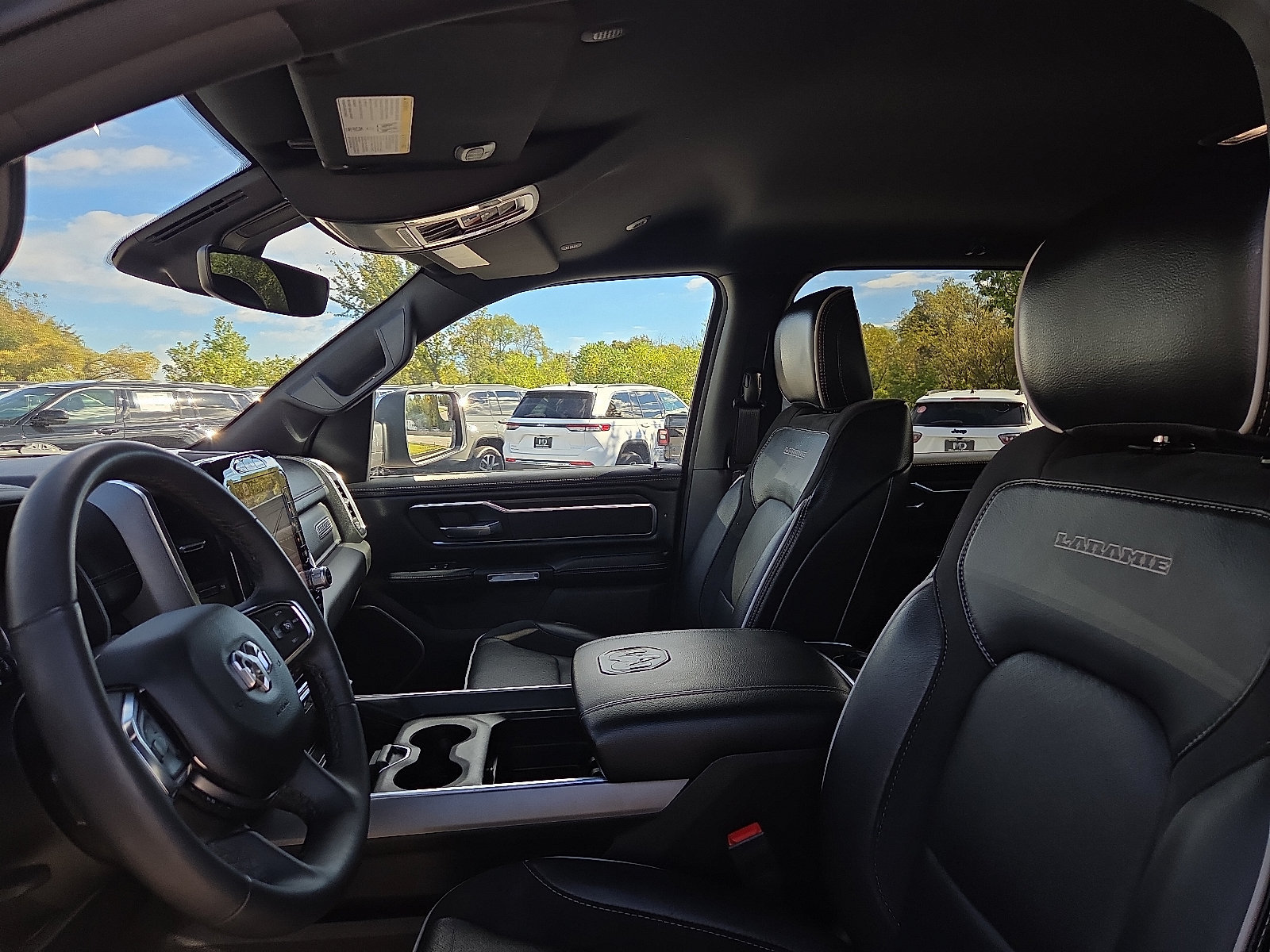 Used 2025 RAM 1500 Laramie AWD/4WD image 13