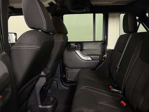 Used 2014 Jeep Wrangler Unlimited Sahara AWD/4WD image 23