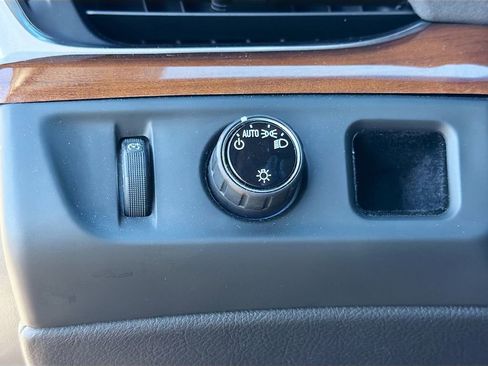 Used 2019 Cadillac Escalade Luxury image 35