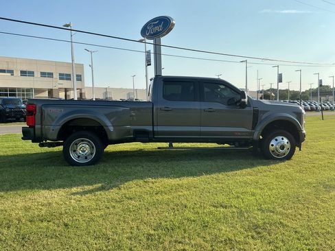 Used 2026 Ford F450 Platinum w/ FX4 Off-Road Package AWD/4WD image 2