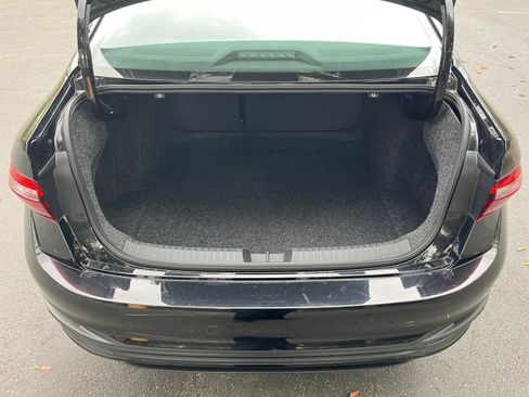 Used 2025 Volkswagen Jetta SE image 29