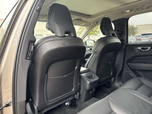 Used 2025 Volvo XC60 B5 Plus image 16