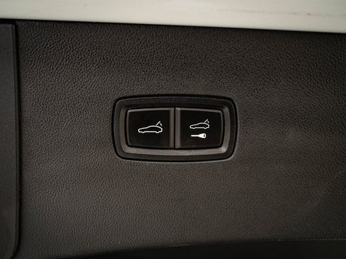 Certified 2024 Porsche Cayenne Coupe image 21