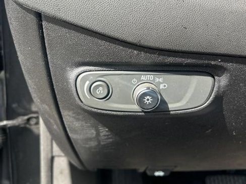 Used 2019 Chevrolet Equinox LS FWD image 23