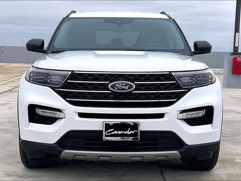 Used 2023 Ford Explorer XLT w/ Equipment Group 202A image 3