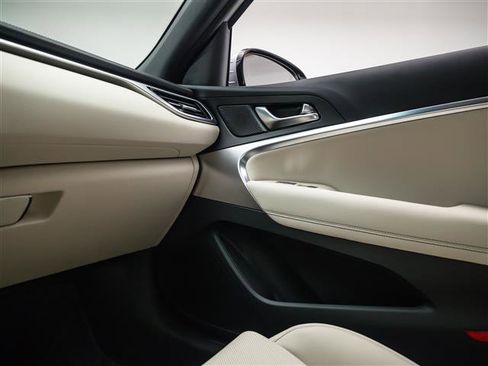 New 2026 Genesis G70 2.5T image 31