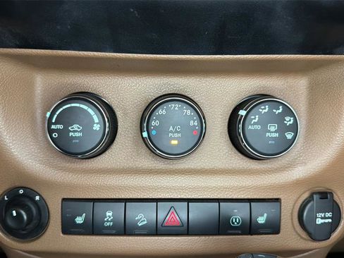 Used 2013 Jeep Wrangler Unlimited Sahara w/ Dual Top Group image 28