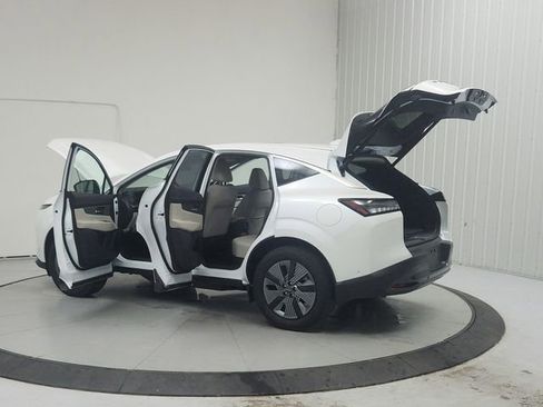 Used 2025 Nissan Murano SL w/ Cargo Package AWD/4WD image 13