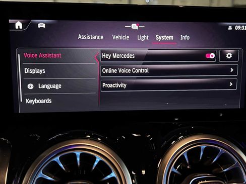 Certified 2025 Mercedes-Benz GLB 250 GLB 250 image 40