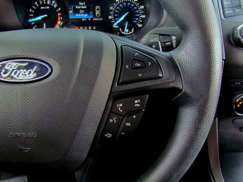 Used 2018 Ford Edge SE FWD image 27