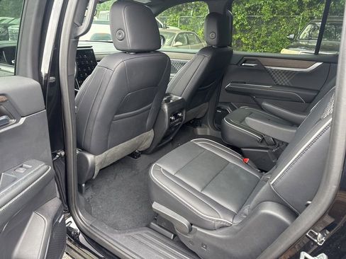 Used 2024 GMC Acadia Denali w/ Super Cruise Package FWD image 5