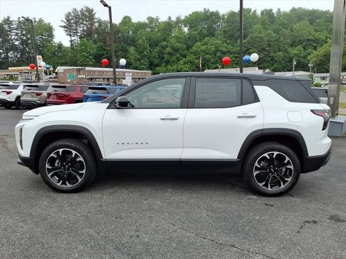 New 2026 Chevrolet Equinox LT w/ Convenience Package II AWD/4WD image 2