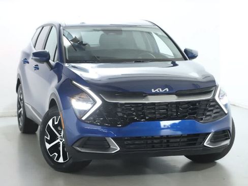 Used 2023 Kia Sportage EX FWD image 2