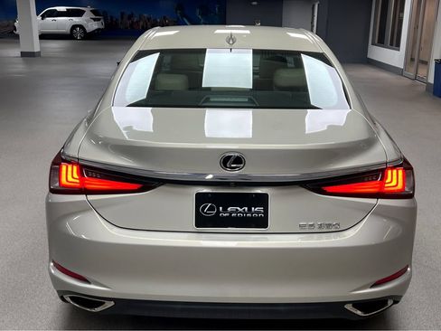 Used 2020 Lexus ES 350 w/ Premium Package FWD image 6