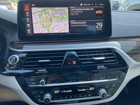 Used 2022 BMW 530i w/ Premium Package image 22