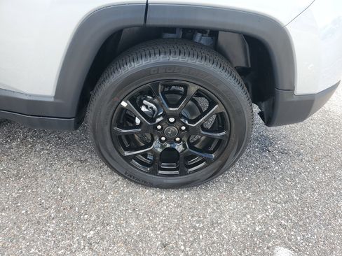 New 2026 Jeep Compass Latitude w/ Quick Order Package 29K image 9