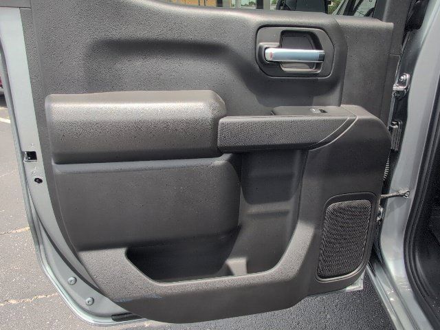 Used 2026 Chevrolet Silverado 1500 Custom RWD image 9