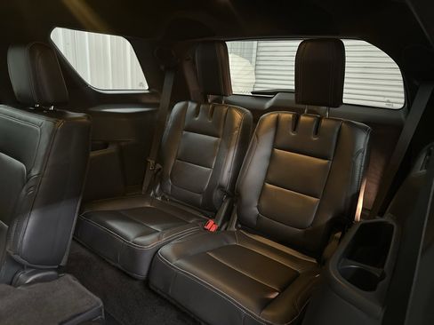 Used 2016 Ford Explorer Limited image 30