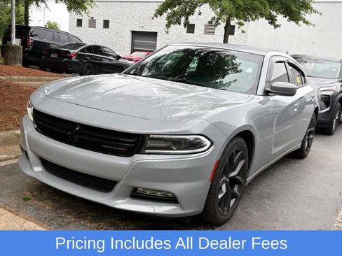 Used 2020 Dodge Charger SXT w/ Plus Group RWD image 4