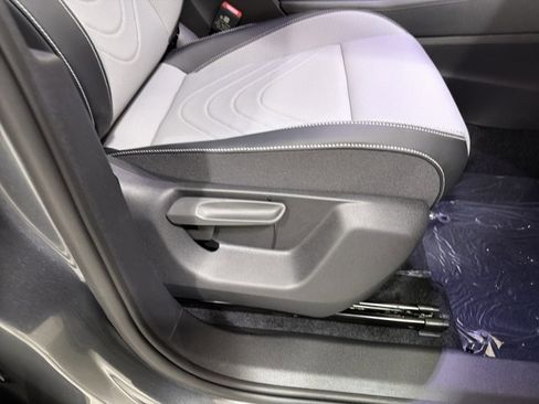 New 2026 Volkswagen Tiguan SE R-Line AWD/4WD image 38