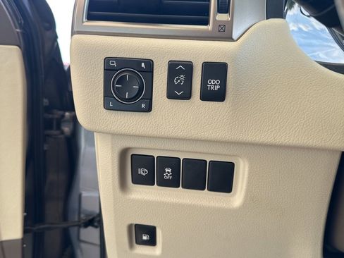 Used 2015 Lexus GX 460 w/ Premium Package AWD/4WD image 17